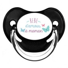 Tétine de bébé bébé d’amour à maman